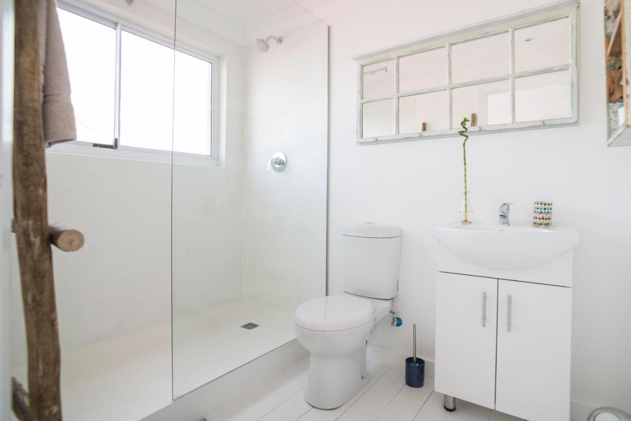 Sunset Beach Living Guesthouse Ciudad del Cabo Exterior foto