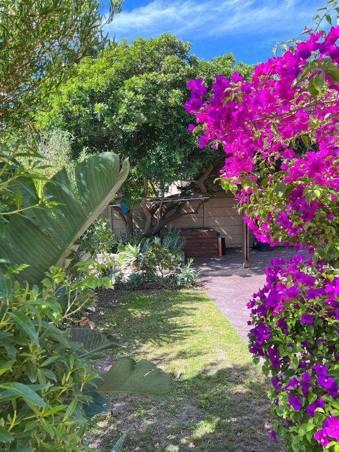 Sunset Beach Living Guesthouse Ciudad del Cabo Exterior foto